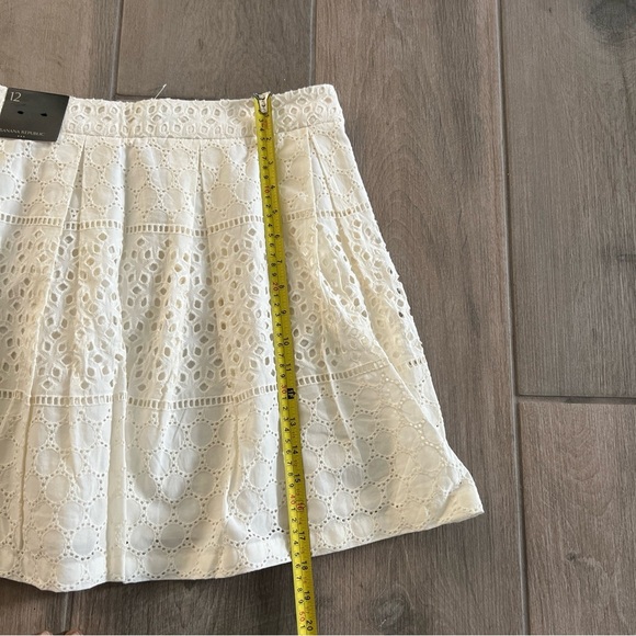 Banana Republic 100% Cotton Eyelet Details Pleated Side Zip Mini Skirt Size 12 - Picture 10 of 10